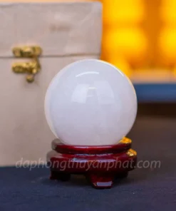 Quả Cầu Phong Thủy Đá Thạch Anh Trắng 0.67kg - 8cm M060619