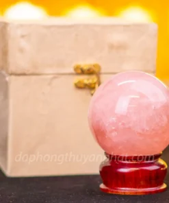 Quả Cầu Phong Thủy Đá Thạch Anh Hồng Có Sao* 0,8kg - 8,2cm - M23816