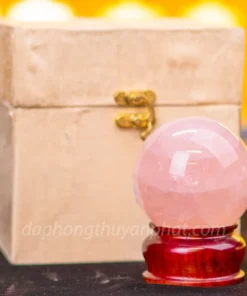 Quả Cầu Phong Thủy Đá Thạch Anh Hồng Có Sao* 0,57kg - 7,4cm - M057310