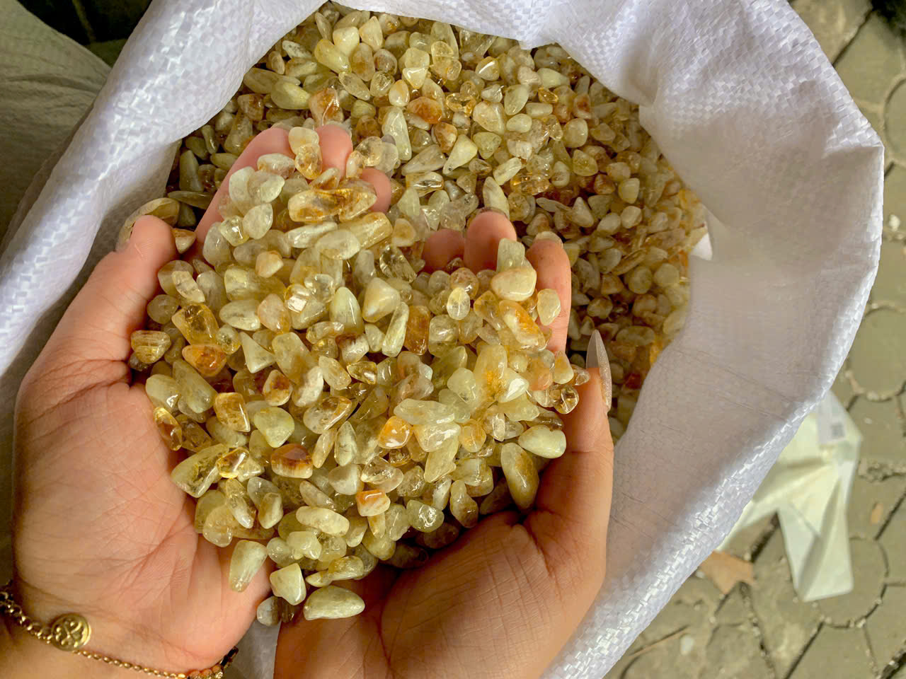 Vụn Thạch Anh Vàng Loại 1