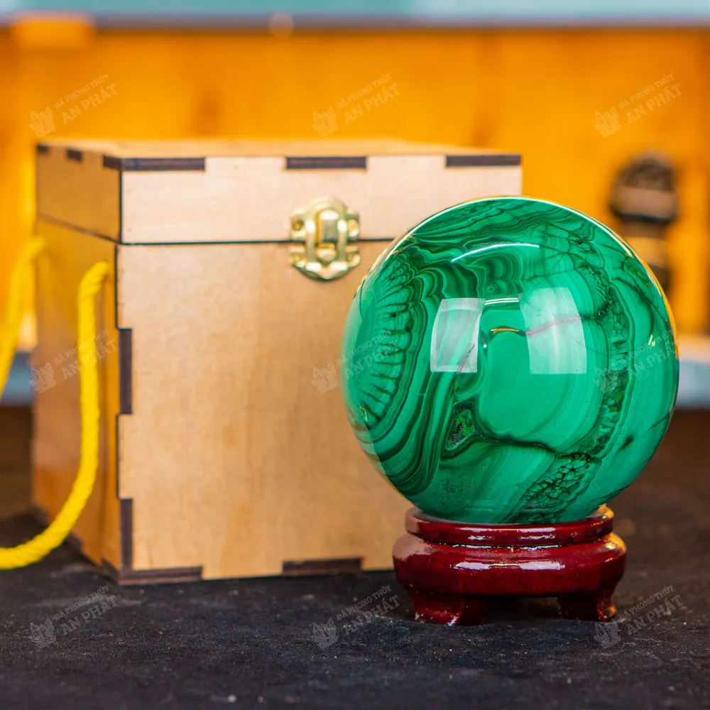 Quả Cầu Phong Thủy Đá Lông Công 2.81Kg - 11.3cm M2729