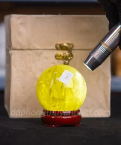 Quả Cầu Phong Thủy Đá Thạch Anh Vàng 0.46kg - 7cm M26062