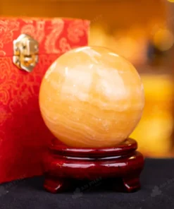 Quả Cầu Đá Phong Thủy Hoàng Long (Onyx) Vàng - 0,69kg - M1836069