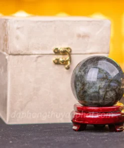 Quả Cầu Phong Thủy Đá Xà Cừ Xanh (Labradorite) - 0,64kg - 8cm M07130