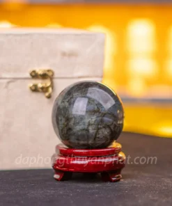 Quả Cầu Phong Thủy Đá Xà Cừ Xanh (Labradorite) - 0,64kg - 8cm M07130