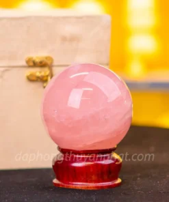 Quả Cầu Phong Thủy Đá Thạch Anh Hồng 0,82kg - 8,3cm - M23819