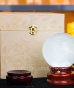 Qủa Cầu Phong Thuỷ Đá Thạch Anh Trắng 1.7kg - 10.5cm M26074