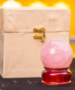 Quả Cầu Phong Thủy Đá Thạch Anh Hồng Có Sao* 0,45kg - 6,9cm M05739